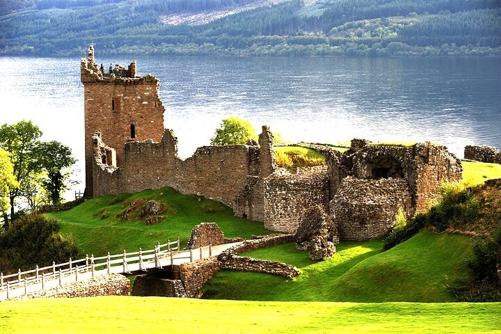 Loch Ness, Glencoe, Urquhart Castle, Luxury Private Tour  - Image 4