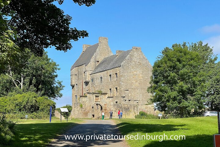 Outlander day tour of Lallybroch ,Versailles small group tour - Image 1