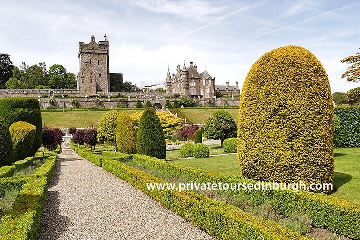 Outlander day tour of Lallybroch ,Versailles small group tour - Image 5
