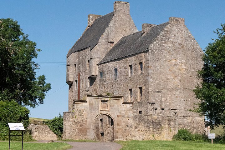 Outlander four location tour - Private tour of Lallybroch and Outlander castles - Image 1