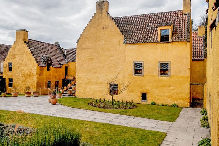 Outlander locations experience, Private Tour in a premium Minivan - Image 1