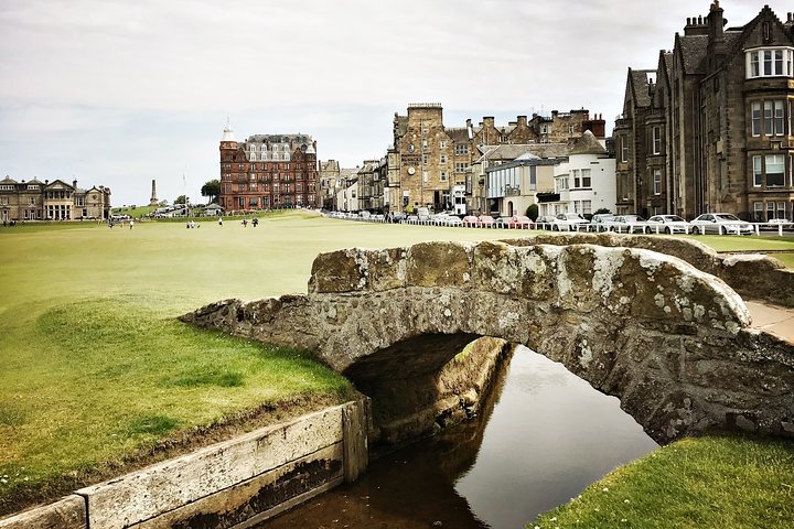 Putting Paradise: Private Golf Courses Luxury Day Trip - Image 3