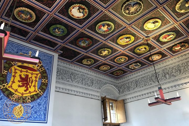 Stirling Castle and Loch Lomond Full-Day Private Tour in a Premium Minivan - Image 2