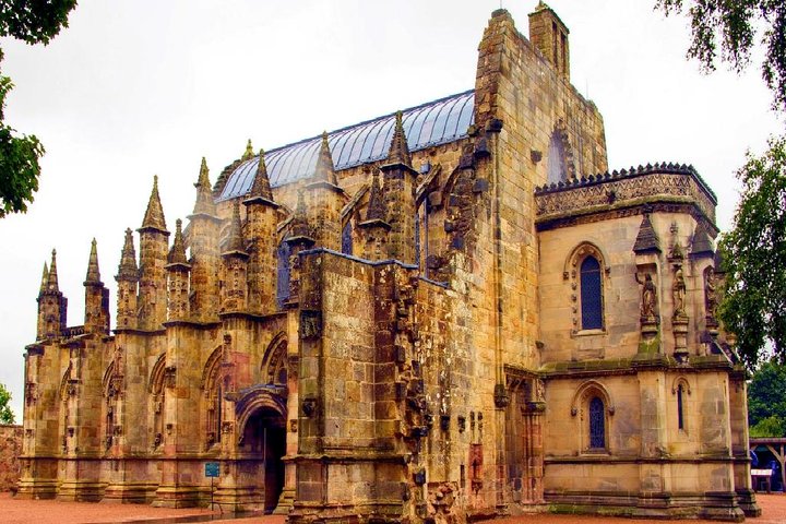 The Borders & Rosslyn Chapel Private Tour with Scottish Local - Image 2