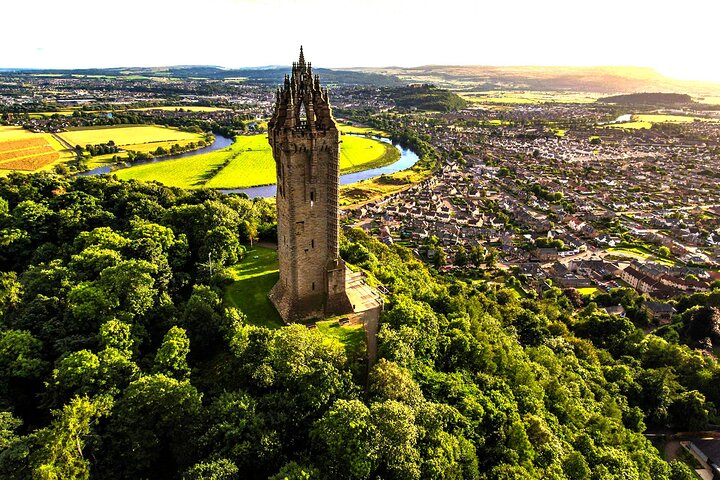 Wallace monument, Stirling Castle, Linlithgow Palace, Luxury MPV - Image 1