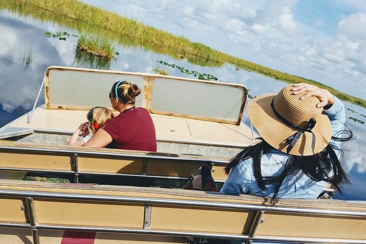Little Havana Walking Tour + 1 Hour Everglades Airboat Ride - Image 2