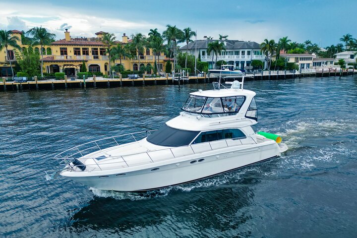 Spend a Day on a Yacht in Fort Lauderdale - Image 1