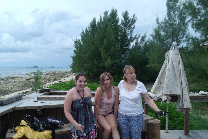 A Taste of Bahamas Cultural Food Tour - Image 1