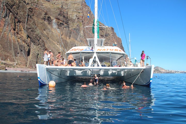 Arieiro Peak & Cristo Rei in 4x4 Tour + Dolphins Watching - Image 5