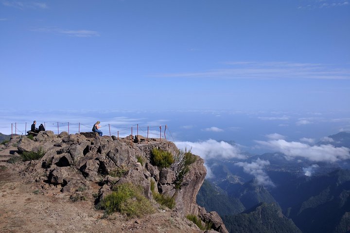 Arieiro Peak, Santo da Serra and Cristo Rei in 4x4 Half day Tour - Image 4