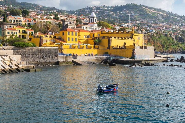 Best of Funchal private walking tour with local specialities tasting - Image 2