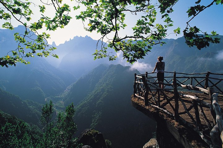 Discover the east - Image 2