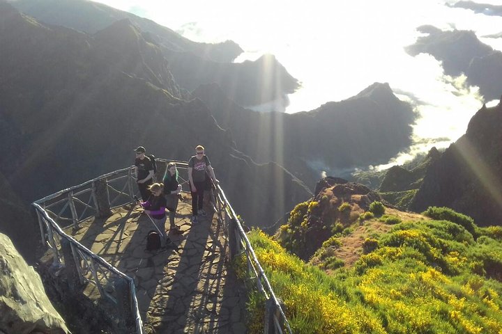 Sunrise Guided Hike PR1 Pico do Areeiro Pico Ruivo small group - Image 3