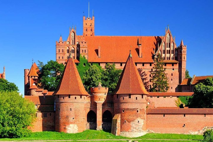 Full-Day Private Guided Tour to Stutthof Concentration Camp and Malbork Castle - Image 2