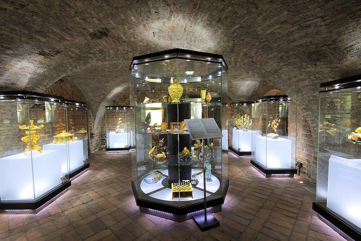 Private Shore Excursion: Walking Tour of Gdansk + Amber Museum + Malbork Castle - Image 2