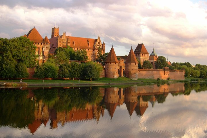 Private Transportation from Cruise Ship Port of Gdynia to Malbork Castle 6-Hour - Image 3