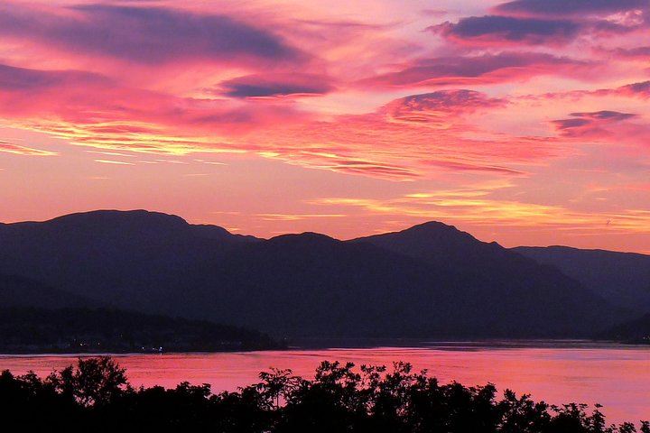 Clyde Coast Tours, see the stunning river Clyde and Argyll hills from Glasgow - Image 2