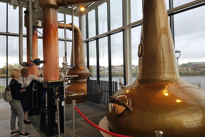 Discover Glasgow. Full day private tour in people carrier. - Image 4