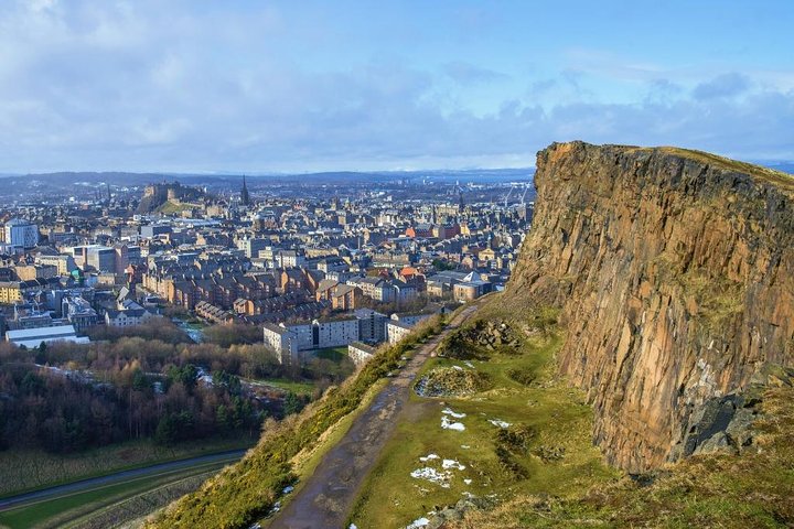 Edinburgh Luxury Private Day Tour with Scottish Local - Image 4