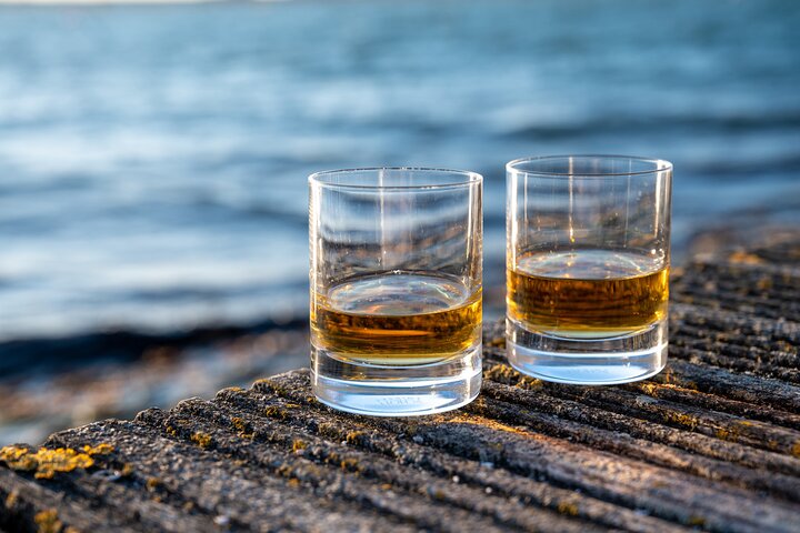 Private Stirling Castle, Lomond and Whisky Day Tour in Luxury MPV - Image 3