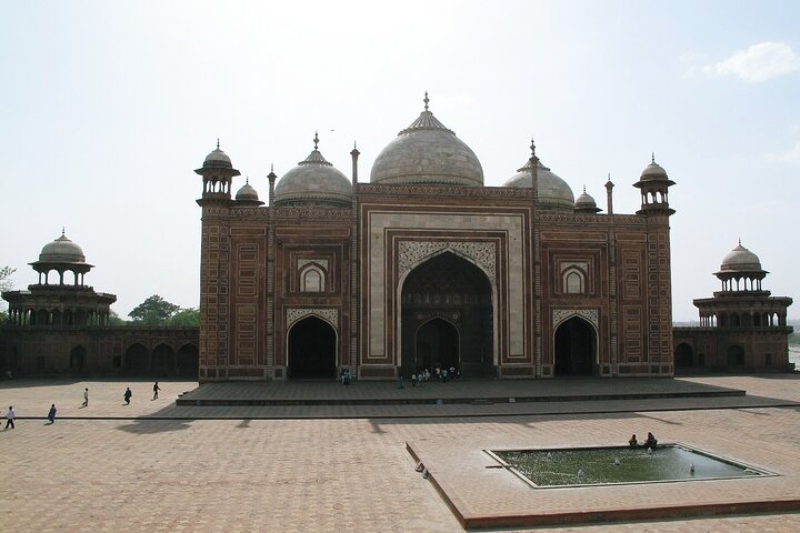 Taj Mahal Tour with Return Flights from GOA. - Image 3