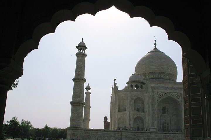 Taj Mahal Tour with Return Flights from GOA. - Image 4