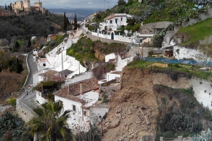Granada's Heritage Private Tour of Albaicín,Sacromonte & Sagrario - Image 3