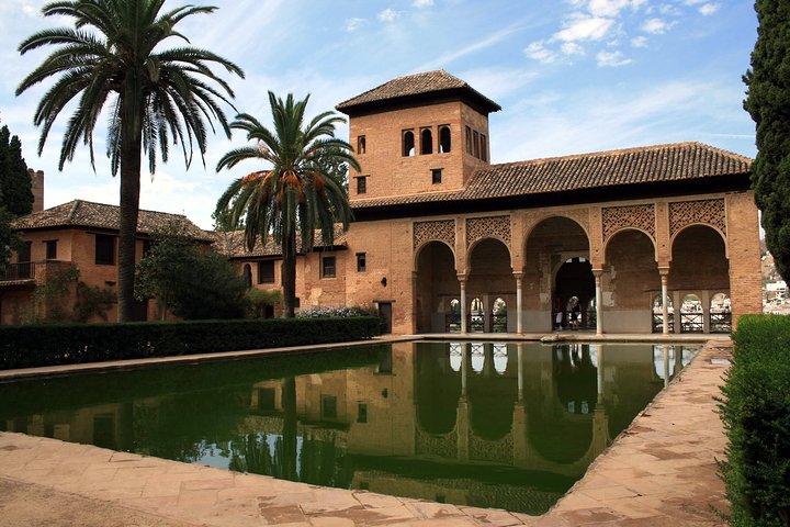 Private Shore Excursion to The Alhambra and Granada from Motril Cruise Port - Image 5