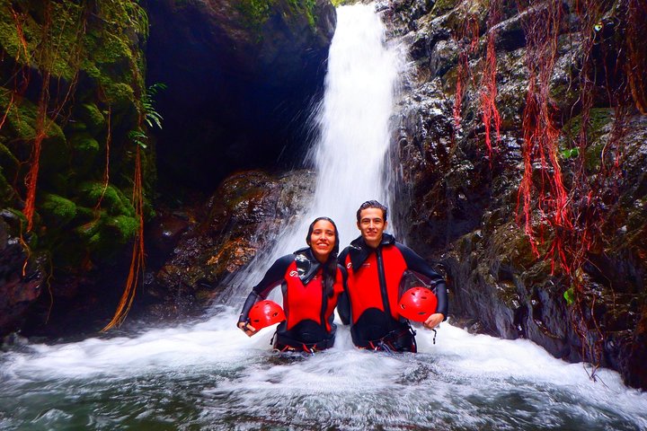 Canyoning cloud forest private day trip - Image 5