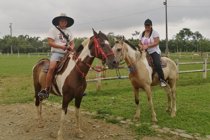 Horseback riding and Shuar community near Guayaquil private trip - Image 2