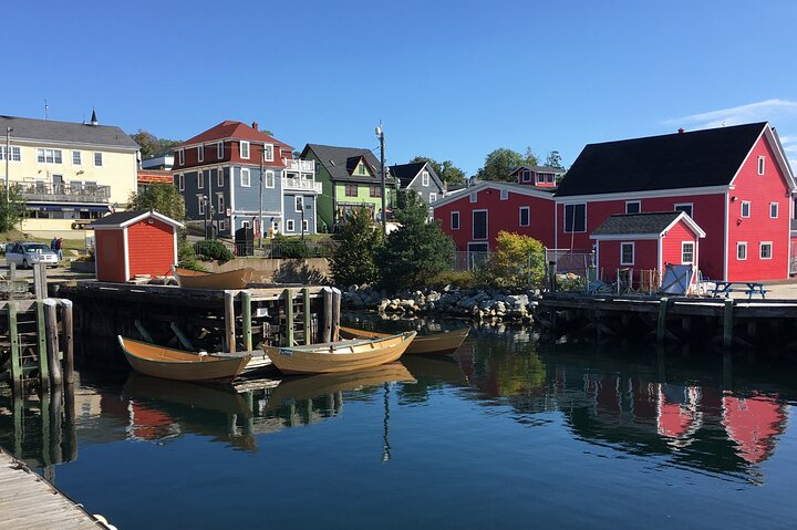 Peggy's Cove and Lunenburg Tour (small group) - Image 1