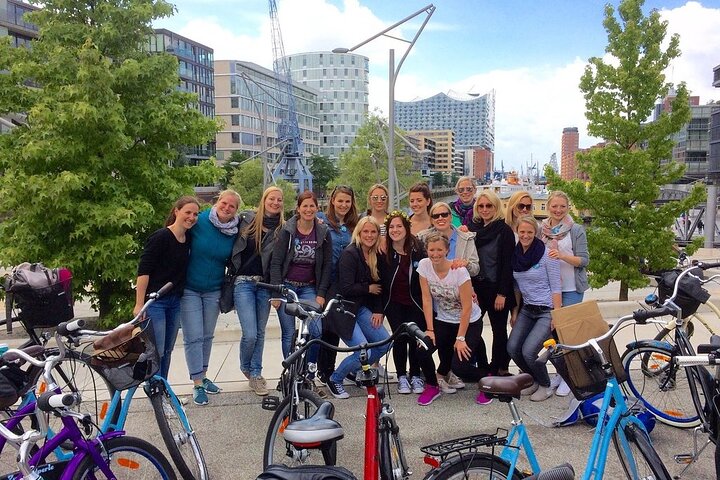 "Highlights of Hamburg" Biketour - Image 4