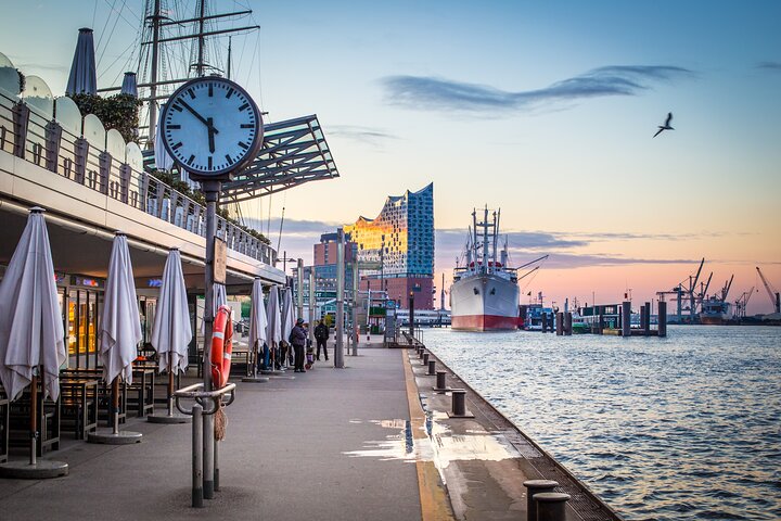 "Highlights of Hamburg" Biketour - Image 3