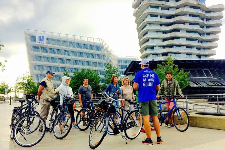 "Highlights of Hamburg" Biketour - Image 1