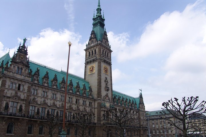 Private 3-Hour Hamburg Sightseeing Tour in a Mercedes Limousine - Image 5