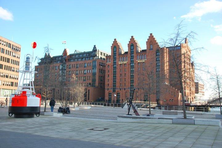 Private 3-Hour Hamburg Sightseeing Tour in a Mercedes Limousine - Image 2
