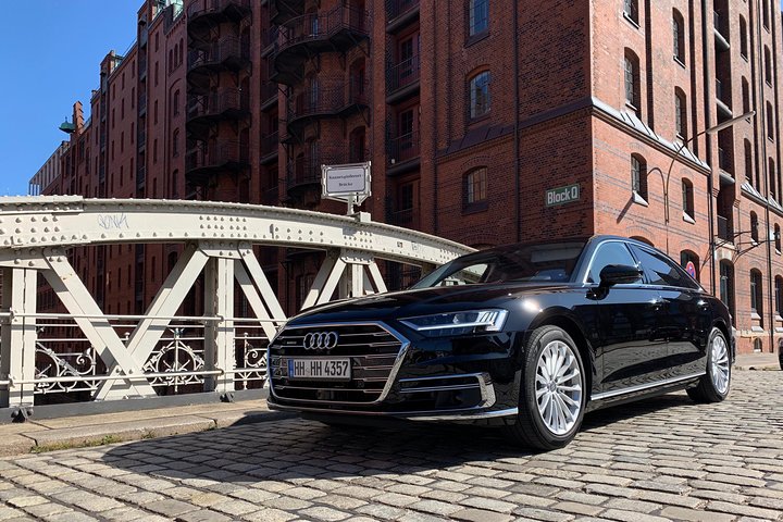 Private sightseeing tour in Hamburg with premium limousines - Image 1