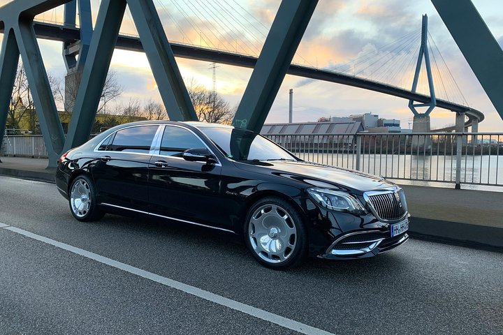 Private sightseeing tour with a luxury sedan - Mercedes-Maybach - Image 3
