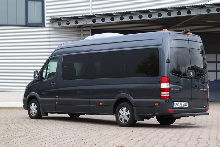 Private Sightseeing Tour with our Minibus 8-seater - Image 3