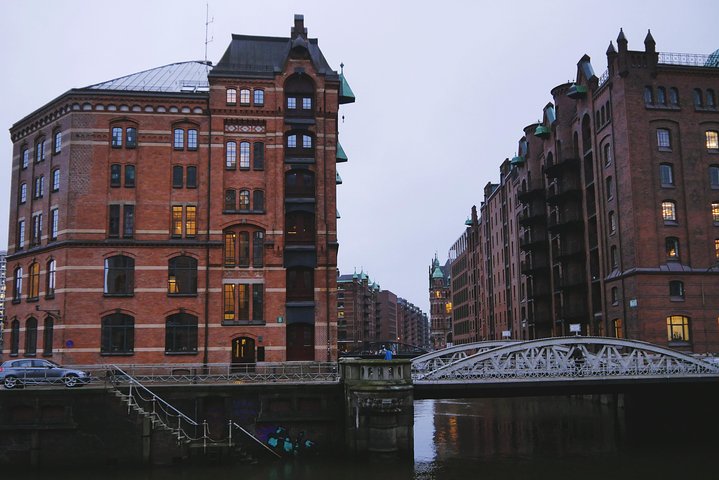 Speicherstadt & HafenCity Erlebnistour - Image 1