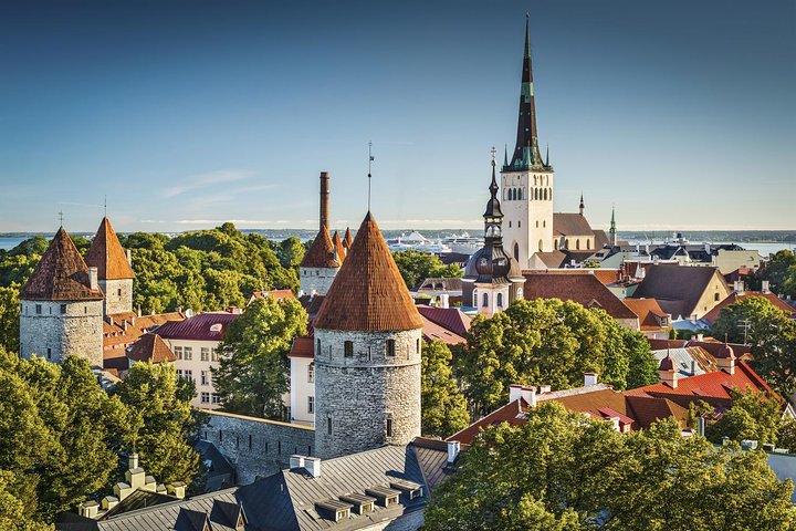 Day trip to Tallinn from Helsinki by VIP car - Image 1