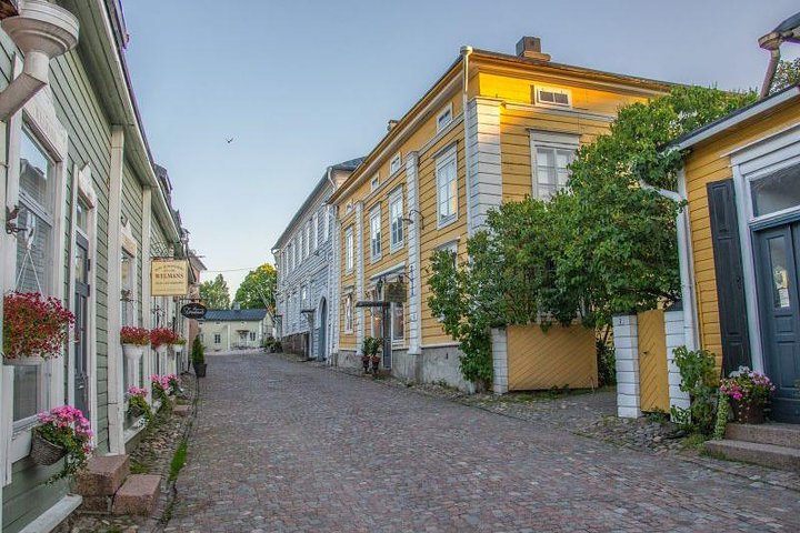 Helsinki and Porvoo Private City Tour by car with local guide - Image 2