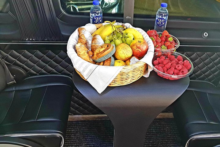 Helsinki City tour by VIP car with Private guide - Image 3