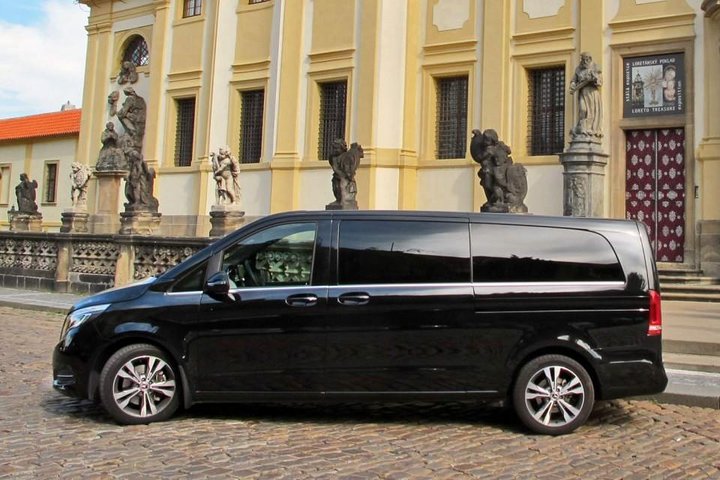 Helsinki City tour by VIP car with Private guide - Image 2