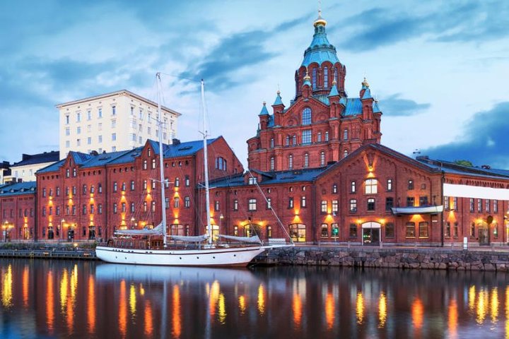 Helsinki Private Tour with guide by VIP car  - Image 4