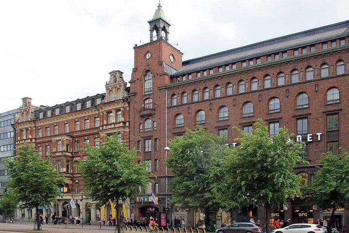 Private Shore Excursion: Helsinki Walking Tour - Image 3