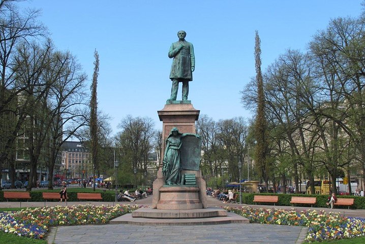 The Best of Helsinki on a Walk and Talk Private Tour - Image 5