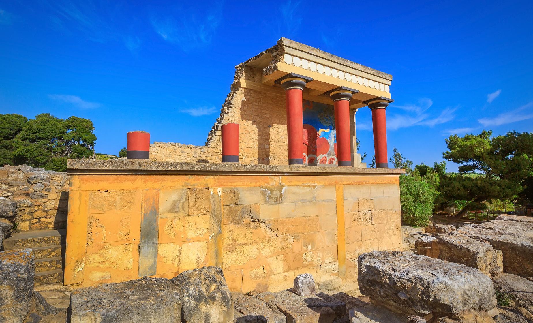 Knossos Palace, Winery and Arhanes Village - Image 1