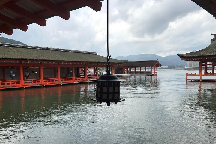 A Chauffeur Driven Tour: Hiroshima & Miyajima, Temple Gardens - Image 2