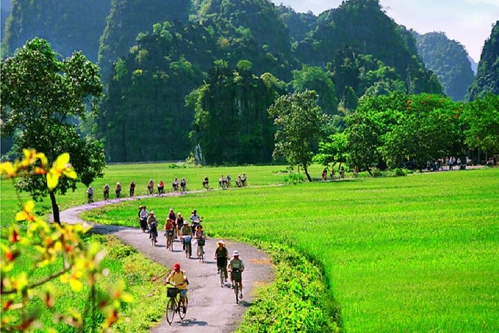 2-Day Halong Bay Tou & Ninh binh Tour With Transfer - Image 3